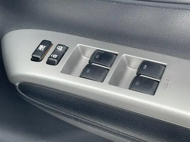 トヨタ ウィッシュ 1．8S 熊本県 2011(平23)年 17.1万km ホワイトパールクリスタルシャイン