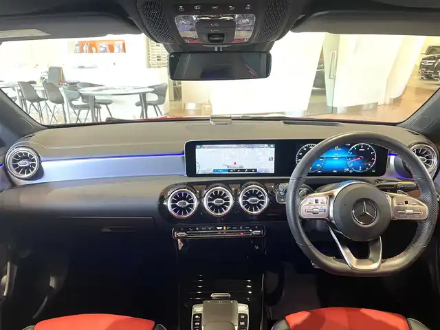 メルセデス・ベンツ ＣＬＡ２５０ 4MATIC AMGライン 道央・札幌 2019(令1)年 1.1万km ジュピターレッド AMGライン/　・AMGスタイリングパッケージ/　・18インチAMG5スポークAW/　・マルチビームLEDヘッドライト/　・アダプティブハイビームアシストプラス/　・アンビエントライト/レーダーセーフティパッケージ/AMGレザーエクスクルーシブパッケージ/　・本革シート/　・アルミニウムインテリアトリム/パノラミックスライディングルーフ/アドバンスドパッケージ/　・360°カメラ/　・ヘッドアップディスプレイ/　・アドバンスドサウンドシステム/ナビゲーションパッケージ