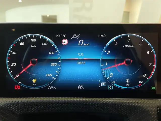 メルセデス・ベンツ ＣＬＡ２５０ 4MATIC AMGライン 道央・札幌 2019(令1)年 1.1万km ジュピターレッド AMGライン/　・AMGスタイリングパッケージ/　・18インチAMG5スポークAW/　・マルチビームLEDヘッドライト/　・アダプティブハイビームアシストプラス/　・アンビエントライト/レーダーセーフティパッケージ/AMGレザーエクスクルーシブパッケージ/　・本革シート/　・アルミニウムインテリアトリム/パノラミックスライディングルーフ/アドバンスドパッケージ/　・360°カメラ/　・ヘッドアップディスプレイ/　・アドバンスドサウンドシステム/ナビゲーションパッケージ