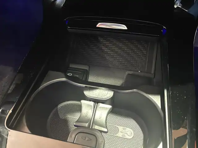 メルセデス・ベンツ ＣＬＡ２５０ 4MATIC AMGライン 道央・札幌 2019(令1)年 1.1万km ジュピターレッド AMGライン/　・AMGスタイリングパッケージ/　・18インチAMG5スポークAW/　・マルチビームLEDヘッドライト/　・アダプティブハイビームアシストプラス/　・アンビエントライト/レーダーセーフティパッケージ/AMGレザーエクスクルーシブパッケージ/　・本革シート/　・アルミニウムインテリアトリム/パノラミックスライディングルーフ/アドバンスドパッケージ/　・360°カメラ/　・ヘッドアップディスプレイ/　・アドバンスドサウンドシステム/ナビゲーションパッケージ