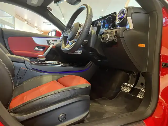 メルセデス・ベンツ ＣＬＡ２５０ 4MATIC AMGライン 道央・札幌 2019(令1)年 1.1万km ジュピターレッド AMGライン/　・AMGスタイリングパッケージ/　・18インチAMG5スポークAW/　・マルチビームLEDヘッドライト/　・アダプティブハイビームアシストプラス/　・アンビエントライト/レーダーセーフティパッケージ/AMGレザーエクスクルーシブパッケージ/　・本革シート/　・アルミニウムインテリアトリム/パノラミックスライディングルーフ/アドバンスドパッケージ/　・360°カメラ/　・ヘッドアップディスプレイ/　・アドバンスドサウンドシステム/ナビゲーションパッケージ