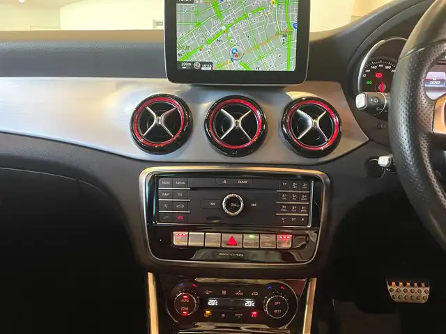 メルセデス・ベンツ ＣＬＡ２５０ Sブレイク　シュポルト4MATIC 道央・札幌 2016(平28)年 2.9万km カルサイトホワイト レーダーセーフティパッケージ/　・ACC/　・PRE-SAFE/　・ブラインドスポットアシスト/　・レーンキープアシスト/ハーフレザーシート/シートヒーター/純正HDDナビ/フルセグテレビ/DVD/SD/USB/BT/バックカメラ/パークトロニック/アクティブパーキングアシスト/電動リアゲート