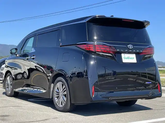 トヨタ アルファード Z 佐賀県 2024(令6)年 1.1万km ブラック /ワンオーナー//左右独立ムーンルーフ//デジタルインナーミラー//ユニバーサルステップ//トヨタチームメイト/　アドバンスパーク/　パーキングサポートブレーキ(周囲静止物)/　アドバンストドライブ/　緊急時操舵支援/　フロントクロストラフィックアラート/　レーンチェンジアシスト/　ドライバーモニターカメラ//純正14インチディスプレオオーディオプラス//純正13.2インチ有機EL後席ディスプレー//TV/HDMI//床下透過表示機能付パノラマミックビューモニター//ETC2.0//ステアリングヒーター//レザーシート//パワーシート(前席)//マイコンプリセットドライビングポジションシステム(運転席)//エグゼクティブパワーシート//18インチトリプルスポークスーパークロームメタリック塗装アルミホイール//セーフティセンス(予約安全パッケージ)/　プリクラッシュセーフティ/　レーントレーシングアシスト/　レーンディスパーチャーアラート/　全車速追従機能付きレーダークルーズコントロール/　アダプティブハイビームシステム/　ロードサインアシスト/　ドライバー異常時対応システム/　プロアクティブドライビングアシスト/　発信遅れ告知機能