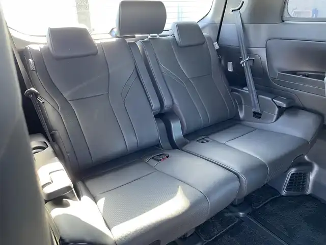 トヨタ アルファード Z 佐賀県 2024(令6)年 1.1万km ブラック /ワンオーナー//左右独立ムーンルーフ//デジタルインナーミラー//ユニバーサルステップ//トヨタチームメイト/　アドバンスパーク/　パーキングサポートブレーキ(周囲静止物)/　アドバンストドライブ/　緊急時操舵支援/　フロントクロストラフィックアラート/　レーンチェンジアシスト/　ドライバーモニターカメラ//純正14インチディスプレオオーディオプラス//純正13.2インチ有機EL後席ディスプレー//TV/HDMI//床下透過表示機能付パノラマミックビューモニター//ETC2.0//ステアリングヒーター//レザーシート//パワーシート(前席)//マイコンプリセットドライビングポジションシステム(運転席)//エグゼクティブパワーシート//18インチトリプルスポークスーパークロームメタリック塗装アルミホイール//セーフティセンス(予約安全パッケージ)/　プリクラッシュセーフティ/　レーントレーシングアシスト/　レーンディスパーチャーアラート/　全車速追従機能付きレーダークルーズコントロール/　アダプティブハイビームシステム/　ロードサインアシスト/　ドライバー異常時対応システム/　プロアクティブドライビングアシスト/　発信遅れ告知機能