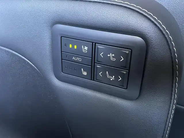 トヨタ アルファード Z 佐賀県 2024(令6)年 1.1万km ブラック /ワンオーナー//左右独立ムーンルーフ//デジタルインナーミラー//ユニバーサルステップ//トヨタチームメイト/　アドバンスパーク/　パーキングサポートブレーキ(周囲静止物)/　アドバンストドライブ/　緊急時操舵支援/　フロントクロストラフィックアラート/　レーンチェンジアシスト/　ドライバーモニターカメラ//純正14インチディスプレオオーディオプラス//純正13.2インチ有機EL後席ディスプレー//TV/HDMI//床下透過表示機能付パノラマミックビューモニター//ETC2.0//ステアリングヒーター//レザーシート//パワーシート(前席)//マイコンプリセットドライビングポジションシステム(運転席)//エグゼクティブパワーシート//18インチトリプルスポークスーパークロームメタリック塗装アルミホイール//セーフティセンス(予約安全パッケージ)/　プリクラッシュセーフティ/　レーントレーシングアシスト/　レーンディスパーチャーアラート/　全車速追従機能付きレーダークルーズコントロール/　アダプティブハイビームシステム/　ロードサインアシスト/　ドライバー異常時対応システム/　プロアクティブドライビングアシスト/　発信遅れ告知機能