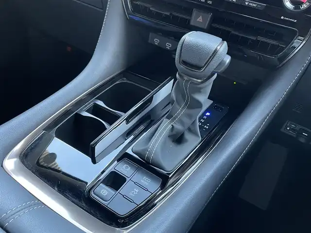 トヨタ アルファード Z 佐賀県 2024(令6)年 1.1万km ブラック /ワンオーナー//左右独立ムーンルーフ//デジタルインナーミラー//ユニバーサルステップ//トヨタチームメイト/　アドバンスパーク/　パーキングサポートブレーキ(周囲静止物)/　アドバンストドライブ/　緊急時操舵支援/　フロントクロストラフィックアラート/　レーンチェンジアシスト/　ドライバーモニターカメラ//純正14インチディスプレオオーディオプラス//純正13.2インチ有機EL後席ディスプレー//TV/HDMI//床下透過表示機能付パノラマミックビューモニター//ETC2.0//ステアリングヒーター//レザーシート//パワーシート(前席)//マイコンプリセットドライビングポジションシステム(運転席)//エグゼクティブパワーシート//18インチトリプルスポークスーパークロームメタリック塗装アルミホイール//セーフティセンス(予約安全パッケージ)/　プリクラッシュセーフティ/　レーントレーシングアシスト/　レーンディスパーチャーアラート/　全車速追従機能付きレーダークルーズコントロール/　アダプティブハイビームシステム/　ロードサインアシスト/　ドライバー異常時対応システム/　プロアクティブドライビングアシスト/　発信遅れ告知機能