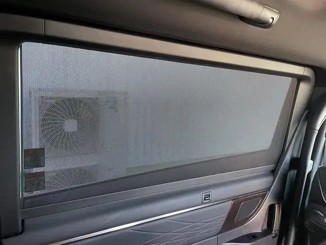 トヨタ アルファード Z 佐賀県 2024(令6)年 1.1万km ブラック /ワンオーナー//左右独立ムーンルーフ//デジタルインナーミラー//ユニバーサルステップ//トヨタチームメイト/　アドバンスパーク/　パーキングサポートブレーキ(周囲静止物)/　アドバンストドライブ/　緊急時操舵支援/　フロントクロストラフィックアラート/　レーンチェンジアシスト/　ドライバーモニターカメラ//純正14インチディスプレオオーディオプラス//純正13.2インチ有機EL後席ディスプレー//TV/HDMI//床下透過表示機能付パノラマミックビューモニター//ETC2.0//ステアリングヒーター//レザーシート//パワーシート(前席)//マイコンプリセットドライビングポジションシステム(運転席)//エグゼクティブパワーシート//18インチトリプルスポークスーパークロームメタリック塗装アルミホイール//セーフティセンス(予約安全パッケージ)/　プリクラッシュセーフティ/　レーントレーシングアシスト/　レーンディスパーチャーアラート/　全車速追従機能付きレーダークルーズコントロール/　アダプティブハイビームシステム/　ロードサインアシスト/　ドライバー異常時対応システム/　プロアクティブドライビングアシスト/　発信遅れ告知機能