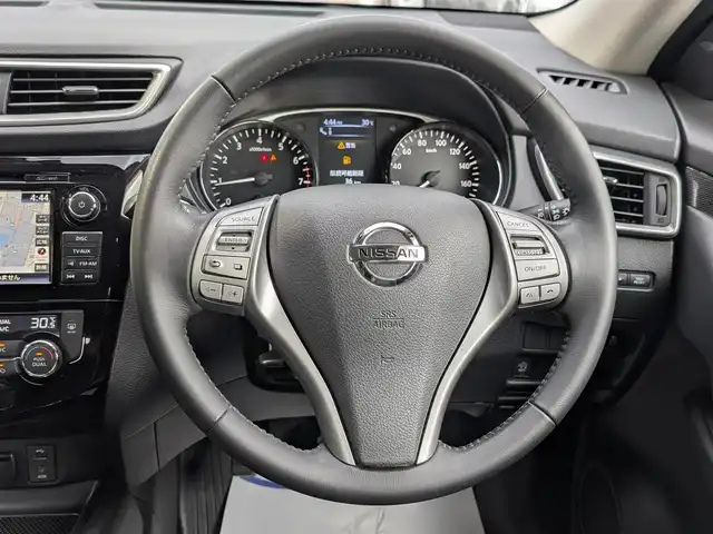 日産 エクストレイル 20X ブラックエクストリーマーX エマB 栃木県 2016(平28)年 9.6万km ダイヤモンドブラック (株)IDOMが運営する【じしゃロン宇都宮店】の自社ローン対象車両になります。こちらは現金またはオートローンご利用時の価格です。自社ローンご希望の方は別途その旨お申付け下さい/純正ナビ/エマージェンシーブレーキ/クルーズコントロール/レーンキープアシスト/アラウンドビューモニター/シートヒーター/カプロンシート/コーナーセンサー/スマートキー/プッシュスタート/純正17インチAW/ドアバイザー/ドアミラーウインカー