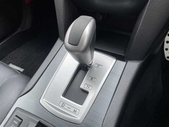 スバル レガシィ Ｂ４ 2．0GT DIT アイサイト 鳥取県 2012(平24)年 10.5万km クリスタルホワイトP 後期型・４WD・ターボ/純正ナビ/フルセグ/DVD/CD/BT/バックカメラ・ETC/前後ドライブレコーダー/アイサイト/レーダークルーズ/レーンキープアシスト/黒レザーシート/前席パワーシート/シートヒーター/キセノンライト/フォグライト/ビルシュタインサスペンション/純正18インチアルミホイール/プッシュエンジンスタート/電動パーキングブレーキ/パドルシフト/フロアマット・ドアバイザー