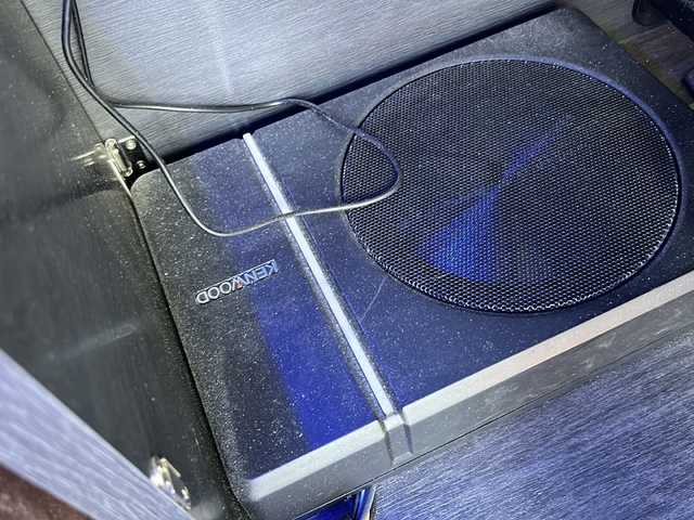 トヨタ ハイエース GL ロング 石川県 2020(令2)年 13.6万km ブラックマイカ 4WD/トヨタセーフティーセンス/・衝突被害軽減ブレーキ/・プリクラッシュセーフティ/・レーンディパーチャーアラート/・オートマチックハイビーム/・パノラミックビューモニター/・パーキングサポートブレーキ（前後方静止物）/社外メモリーナビゲーション/【CD・DVD・Bluetooth・フルセグTV】/型番：CN-F1XVD/KENWOODサブウーハー/社外フリップダウンモニター/デジタルインナーミラー/ベッドキッド/サイドマウントテーブル(レッグ付き)/FLEXシートカバー/社外マフラー/片側パワースライドドア/前方ドライブレコーダー/LEDヘッドライト/・オートライト/・フォグランプ/コーナーセンサー/プッシュスタート/・スマートキー/取扱説明書/記録簿
