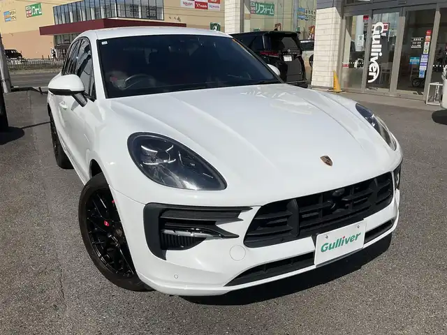 ポルシェ マカン GTS 滋賀県 2020(令2)年 2.9万km 白 ワンオーナー/V型6気筒ツインターボ 380PS/車検7年12月まで/純正HDDナビ/パノラミックビューモニター/赤革シート（シートヒーター付）/運転席&助手席パワーシート/社外ドライブレコーダー/純正ETC2.0/保証書/取扱説明書/