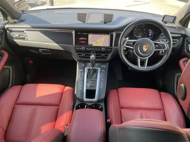 ポルシェ マカン GTS 滋賀県 2020(令2)年 2.9万km 白 ワンオーナー/V型6気筒ツインターボ 380PS/車検7年12月まで/純正HDDナビ/パノラミックビューモニター/赤革シート（シートヒーター付）/運転席&助手席パワーシート/社外ドライブレコーダー/純正ETC2.0/保証書/取扱説明書/