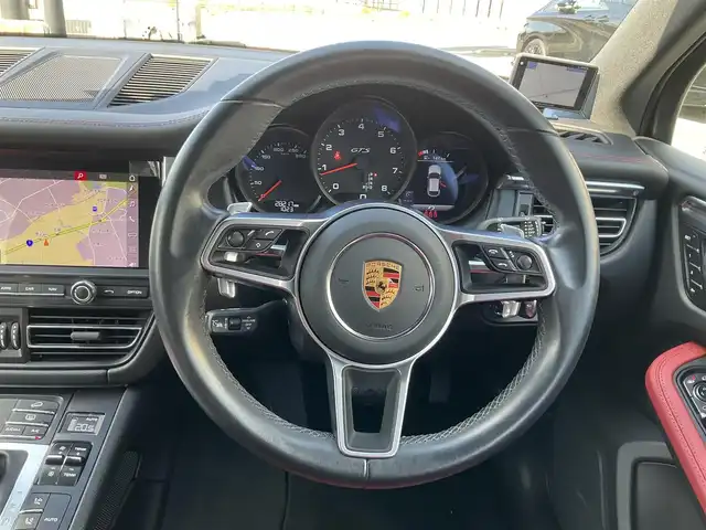 ポルシェ マカン GTS 滋賀県 2020(令2)年 2.9万km 白 ワンオーナー/V型6気筒ツインターボ 380PS/車検7年12月まで/純正HDDナビ/パノラミックビューモニター/赤革シート（シートヒーター付）/運転席&助手席パワーシート/社外ドライブレコーダー/純正ETC2.0/保証書/取扱説明書/