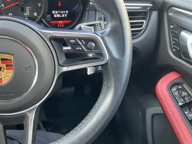 ポルシェ マカン GTS 滋賀県 2020(令2)年 2.9万km 白 ワンオーナー/V型6気筒ツインターボ 380PS/車検7年12月まで/純正HDDナビ/パノラミックビューモニター/赤革シート（シートヒーター付）/運転席&助手席パワーシート/社外ドライブレコーダー/純正ETC2.0/保証書/取扱説明書/