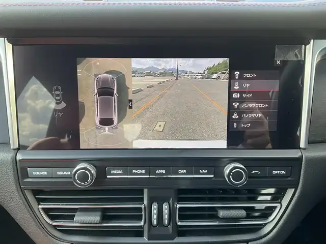 ポルシェ マカン GTS 滋賀県 2020(令2)年 2.9万km 白 ワンオーナー/V型6気筒ツインターボ 380PS/車検7年12月まで/純正HDDナビ/パノラミックビューモニター/赤革シート（シートヒーター付）/運転席&助手席パワーシート/社外ドライブレコーダー/純正ETC2.0/保証書/取扱説明書/