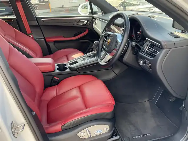 ポルシェ マカン GTS 滋賀県 2020(令2)年 2.9万km 白 ワンオーナー/V型6気筒ツインターボ 380PS/車検7年12月まで/純正HDDナビ/パノラミックビューモニター/赤革シート（シートヒーター付）/運転席&助手席パワーシート/社外ドライブレコーダー/純正ETC2.0/保証書/取扱説明書/