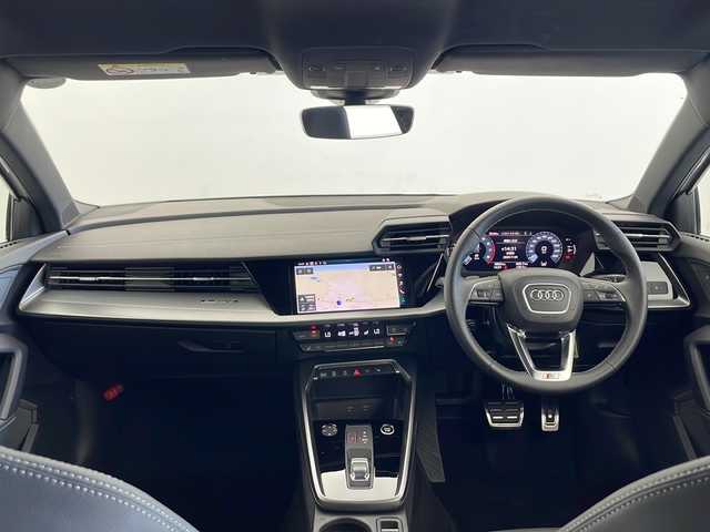 アウディ Ａ３ SB 40TFSI クワトロ Sライン 秋田県 2022(令4)年 0.7万km グレイシアホワイトメタリック 4WD/純正メモリナビ　/フルセグTV/BT/AppleCarPlay/AndroidAuto/衝突被害軽減ブレーキ　/レーダークルーズコントロール　/パドルシフト　/レーンキープアシスト　/横滑り防止装置/バックカメラ　/ビルトインＥＴＣ　/前席シートヒーター　/前席パワーシート/ＬＥＤヘッドライト/ヒーテッドドアミラー/リアフォグ/純正アルミホイール/電動格納ミラー/スマートキー
