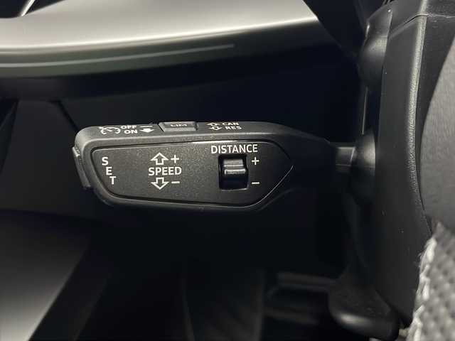 アウディ Ａ３ SB 40TFSI クワトロ Sライン 秋田県 2022(令4)年 0.7万km グレイシアホワイトメタリック 4WD/純正メモリナビ　/フルセグTV/BT/AppleCarPlay/AndroidAuto/衝突被害軽減ブレーキ　/レーダークルーズコントロール　/パドルシフト　/レーンキープアシスト　/横滑り防止装置/バックカメラ　/ビルトインＥＴＣ　/前席シートヒーター　/前席パワーシート/ＬＥＤヘッドライト/ヒーテッドドアミラー/リアフォグ/純正アルミホイール/電動格納ミラー/スマートキー