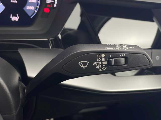 アウディ Ａ３ SB 40TFSI クワトロ Sライン 秋田県 2022(令4)年 0.7万km グレイシアホワイトメタリック 4WD/純正メモリナビ　/フルセグTV/BT/AppleCarPlay/AndroidAuto/衝突被害軽減ブレーキ　/レーダークルーズコントロール　/パドルシフト　/レーンキープアシスト　/横滑り防止装置/バックカメラ　/ビルトインＥＴＣ　/前席シートヒーター　/前席パワーシート/ＬＥＤヘッドライト/ヒーテッドドアミラー/リアフォグ/純正アルミホイール/電動格納ミラー/スマートキー