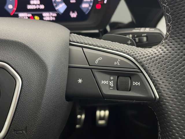 アウディ Ａ３ SB 40TFSI クワトロ Sライン 秋田県 2022(令4)年 0.7万km グレイシアホワイトメタリック 4WD/純正メモリナビ　/フルセグTV/BT/AppleCarPlay/AndroidAuto/衝突被害軽減ブレーキ　/レーダークルーズコントロール　/パドルシフト　/レーンキープアシスト　/横滑り防止装置/バックカメラ　/ビルトインＥＴＣ　/前席シートヒーター　/前席パワーシート/ＬＥＤヘッドライト/ヒーテッドドアミラー/リアフォグ/純正アルミホイール/電動格納ミラー/スマートキー