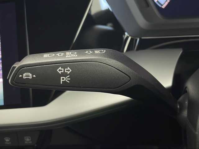 アウディ Ａ３ SB 40TFSI クワトロ Sライン 秋田県 2022(令4)年 0.7万km グレイシアホワイトメタリック 4WD/純正メモリナビ　/フルセグTV/BT/AppleCarPlay/AndroidAuto/衝突被害軽減ブレーキ　/レーダークルーズコントロール　/パドルシフト　/レーンキープアシスト　/横滑り防止装置/バックカメラ　/ビルトインＥＴＣ　/前席シートヒーター　/前席パワーシート/ＬＥＤヘッドライト/ヒーテッドドアミラー/リアフォグ/純正アルミホイール/電動格納ミラー/スマートキー