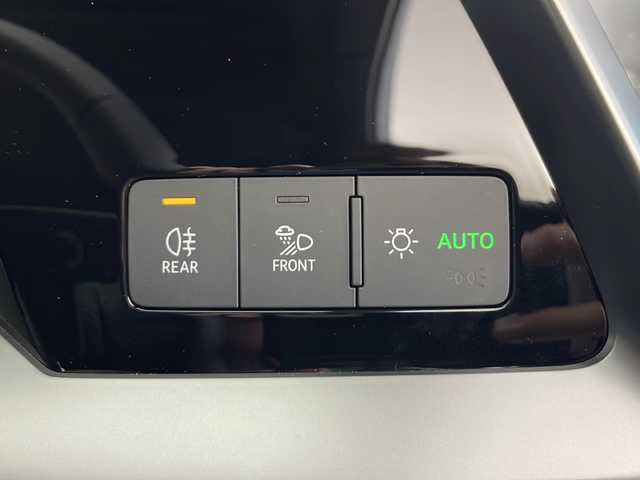 アウディ Ａ３ SB 40TFSI クワトロ Sライン 秋田県 2022(令4)年 0.7万km グレイシアホワイトメタリック 4WD/純正メモリナビ　/フルセグTV/BT/AppleCarPlay/AndroidAuto/衝突被害軽減ブレーキ　/レーダークルーズコントロール　/パドルシフト　/レーンキープアシスト　/横滑り防止装置/バックカメラ　/ビルトインＥＴＣ　/前席シートヒーター　/前席パワーシート/ＬＥＤヘッドライト/ヒーテッドドアミラー/リアフォグ/純正アルミホイール/電動格納ミラー/スマートキー