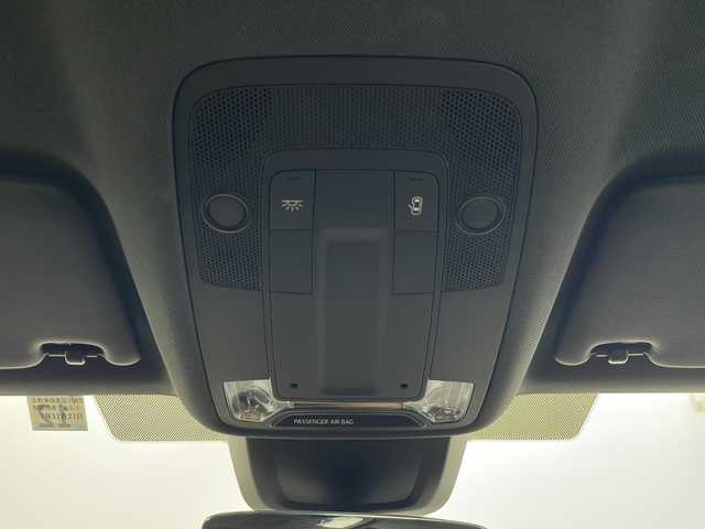アウディ Ａ３ SB 40TFSI クワトロ Sライン 秋田県 2022(令4)年 0.7万km グレイシアホワイトメタリック 4WD/純正メモリナビ　/フルセグTV/BT/AppleCarPlay/AndroidAuto/衝突被害軽減ブレーキ　/レーダークルーズコントロール　/パドルシフト　/レーンキープアシスト　/横滑り防止装置/バックカメラ　/ビルトインＥＴＣ　/前席シートヒーター　/前席パワーシート/ＬＥＤヘッドライト/ヒーテッドドアミラー/リアフォグ/純正アルミホイール/電動格納ミラー/スマートキー