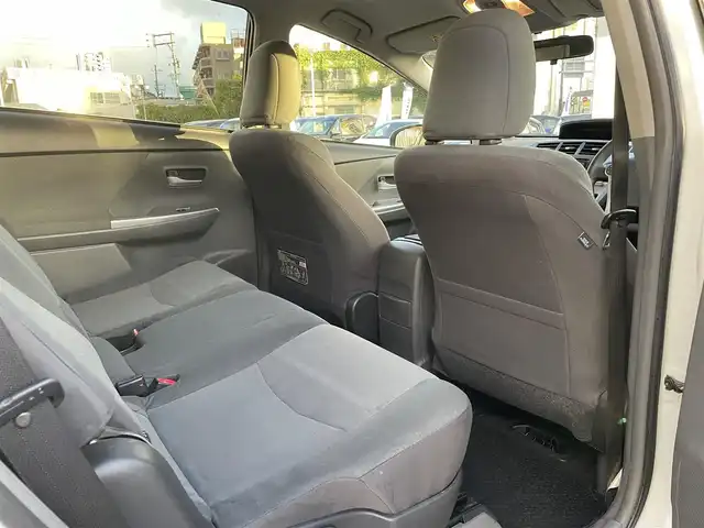 トヨタ プリウス α S 沖縄県 2014(平26)年 5.3万km ホワイトパールクリスタルシャイン (株)IDOMが運営する【じしゃロンコザ店】の自社ローン専用車両になりますこちらは現金またはオートローンご利用時の価格です。自社ローンご希望の方は別途その旨お申付け下さい/純正ナビ　/フルセグＴＶ　/Ｂｌｕｅｔｏｏｔｈ接続　/バックカメラ　/ＥＴＣ　/プッシュスタート　/スマートキー　/オートライト　/社外アルミホイール　/純正フロアマット