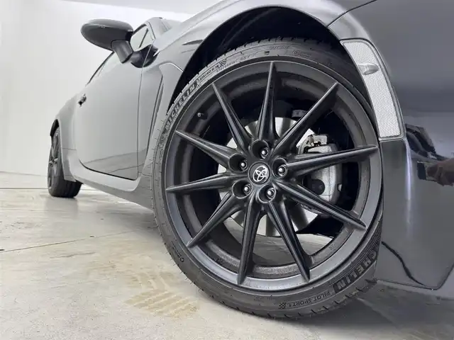 トヨタ ＧＲ８６ RZ 福岡県 2021(令3)年 0.5万km クリスタルブラックシリカ ワンオーナー　/純正９型ナビ　/バックカメラ　/ＥＴＣ２．０　/レーダー探知機　/レーダークルコン　/コーナーセンサー　/衝突被害軽減ブレーキ　/レーンキープ　/ＰＣＢ　/パドルシフト　/シートヒーター　/純正１８インチＡＷ