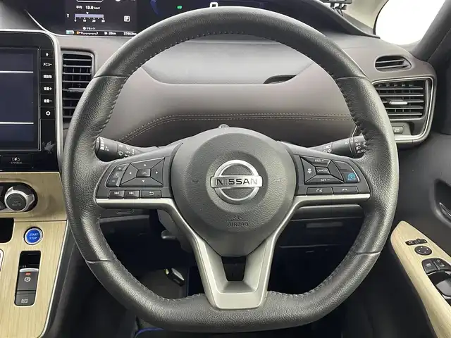 日産 セレナ e－パワー ハイウェイスター G 岡山県 2020(令2)年 3.8万km ダークメタルグレー 純正10インチSDナビ(MM512D-L)/【CD/DVD/BT/フルセグTV/USB】/純正11インチフリップダウンモニター/デジタルインナーミラー/純正ドライブレコーダー/プロパイロット/衝突軽減ブレーキ/両側パワースライドドア/全方位カメラ/LEDヘッドライト/ETC/ブラインドスポットモニター/コーナーセンサー/プッシュスタート/スマートキー/アイドリングストップ/レーンキープアシスト/純正フロアマット/純正アルミホイール/新車保証書