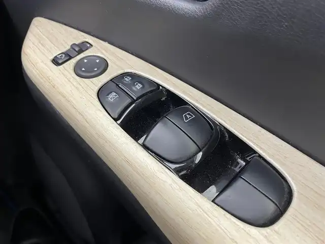 日産 セレナ e－パワー ハイウェイスター G 岡山県 2020(令2)年 3.8万km ダークメタルグレー 純正10インチSDナビ(MM512D-L)/【CD/DVD/BT/フルセグTV/USB】/純正11インチフリップダウンモニター/デジタルインナーミラー/純正ドライブレコーダー/プロパイロット/衝突軽減ブレーキ/両側パワースライドドア/全方位カメラ/LEDヘッドライト/ETC/ブラインドスポットモニター/コーナーセンサー/プッシュスタート/スマートキー/アイドリングストップ/レーンキープアシスト/純正フロアマット/純正アルミホイール/新車保証書