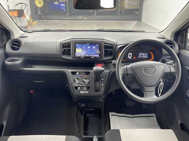 ダイハツ ミラ イース L SAⅢ 大阪府 2018(平30)年 6.8万km ホワイト 社外SDナビ/・Carrozzeria/AVIC-RZ201/・ワンセグTV/・USB接続/・DVD/CD/・SDサーバー/スマートアシストIII/衝突軽減システム/車線逸脱防止機能/前後コーナーセンサー/オートマチックハイビーム/ハロゲンヘッドライト/アイドリングストップ/リモコンキー
