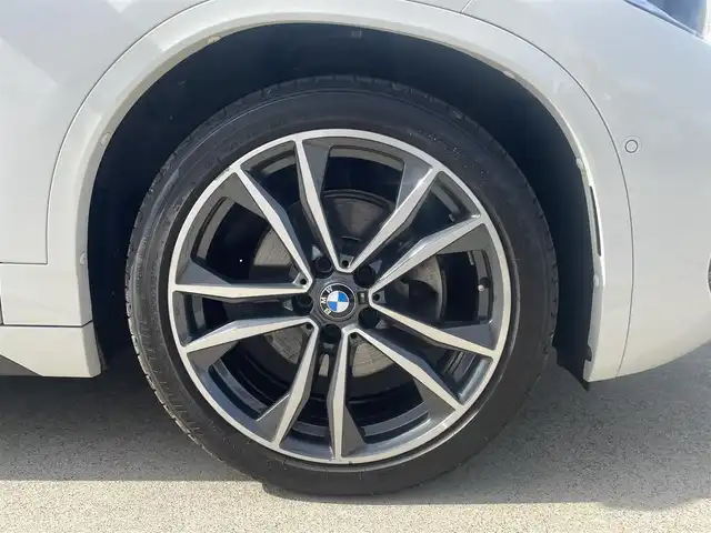 ＢＭＷ Ｘ２ xDrive 18d Mスポーツ EDサンライズ 東京都 2020(令2)年 1.9万km 白 200台限定/アダプティブサスペンション/レーダー探知機/バックカメラ/エアディション専用プレート（センターコンソール）/スペアタイヤ（純正ノーマル仕様）4本入り/Mスポーツ仕様（リアスポイラー/ステアリング）/専用エクステリアデザイン/・アルミニウムヘキサゴンアンソラジットトリム/・エアロダイナミクスパッケージ/・アンビエントライト/・純正19インチMライトアロイホイール ダブルスポークスタイリング715M