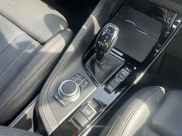ＢＭＷ Ｘ２ xDrive 18d Mスポーツ EDサンライズ 東京都 2020(令2)年 1.9万km 白 200台限定/アダプティブサスペンション/レーダー探知機/バックカメラ/エアディション専用プレート（センターコンソール）/スペアタイヤ（純正ノーマル仕様）4本入り/Mスポーツ仕様（リアスポイラー/ステアリング）/専用エクステリアデザイン/・アルミニウムヘキサゴンアンソラジットトリム/・エアロダイナミクスパッケージ/・アンビエントライト/・純正19インチMライトアロイホイール ダブルスポークスタイリング715M