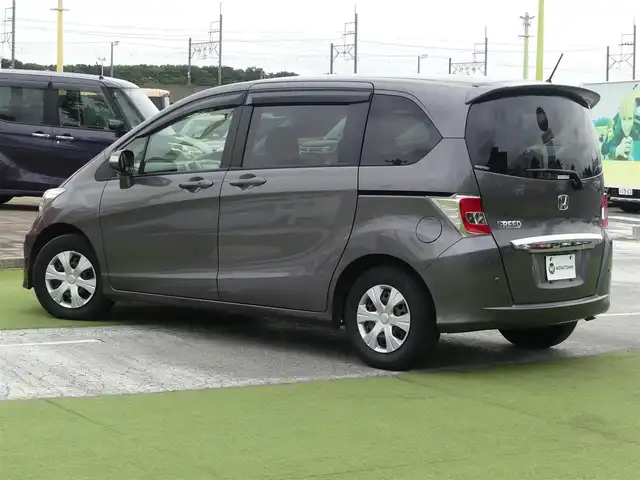 ホンダ フリード G プレミアムエディション 千葉県 2015(平27)年 6.4万km モダンスティールM 両側パワースライドドア/純正SDナビ/地デジTV/【DVD/CD再生機能　Bluetooth接続】/バックカメラ/フリップダウンモニター/ドライブレコーダー/ETC/HIDヘッドライト/コーナーセンサー/スマートキー