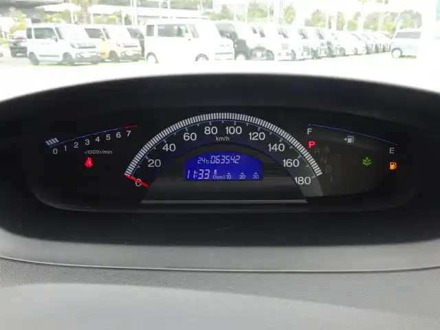 ホンダ フリード G プレミアムエディション 千葉県 2015(平27)年 6.4万km モダンスティールM 両側パワースライドドア/純正SDナビ/地デジTV/【DVD/CD再生機能　Bluetooth接続】/バックカメラ/フリップダウンモニター/ドライブレコーダー/ETC/HIDヘッドライト/コーナーセンサー/スマートキー