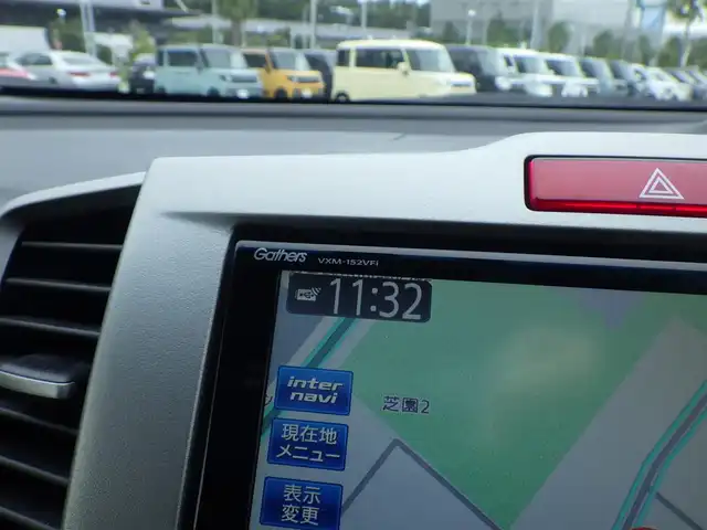 ホンダ フリード G プレミアムエディション 千葉県 2015(平27)年 6.4万km モダンスティールM 両側パワースライドドア/純正SDナビ/地デジTV/【DVD/CD再生機能　Bluetooth接続】/バックカメラ/フリップダウンモニター/ドライブレコーダー/ETC/HIDヘッドライト/コーナーセンサー/スマートキー