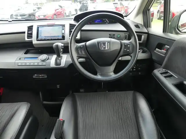 ホンダ フリード G プレミアムエディション 千葉県 2015(平27)年 6.4万km モダンスティールM 両側パワースライドドア/純正SDナビ/地デジTV/【DVD/CD再生機能　Bluetooth接続】/バックカメラ/フリップダウンモニター/ドライブレコーダー/ETC/HIDヘッドライト/コーナーセンサー/スマートキー