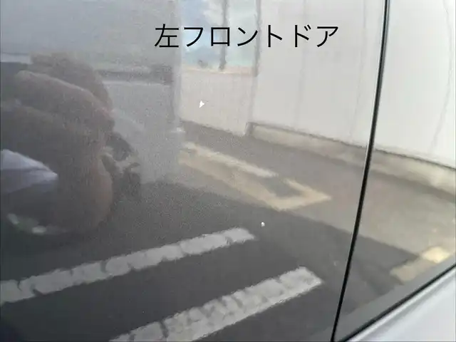 スズキ クロスビー HYBRID MZ 三重県 2018(平30)年 6.5万km ミネラルグレーメタリック 3トーンコーディネート 純正ナビ（Bluetooth/AM/FM/CD/DVD/SD/地デジTV）/全方位モニター用カメラパッケージ（フロントサイドバックカメラ/ハンズフリーステアリングスイッチ）/シートヒーター（運転席/助手席）/スペアキー/セーフティサポート（デュアルセンサーブレーキサポート/前後誤発進抑制機能/車線逸脱警報機能/ふらつき警報機能/先行車発進お知らせ機能/ハイビームアシスト/後退時ブレーキサポート/リアパーキングセンサー）/3トーンコーディネート/クルーズコントロール/LEDヘッドランプ/オートライト/パーソナルテーブル（後席左右）/シートバックポケット（助手席）/防汚タイプラゲッジフロア/キーレスプッシュスタートシステム/メッキ枠付メッシュフロントグリル/シルバー加飾付無塗装フロントバンパー/シルバーアンダーガード/LEDフォグランプ/ルーフ同色ドアミラー（電動リモート格納/ヒーター/ウインドウ）/メッキアウトサイドドアハンドル/革巻きステアリングホイール/パドルシフト/革巻きシフトノブ/シルバーシフトノブ