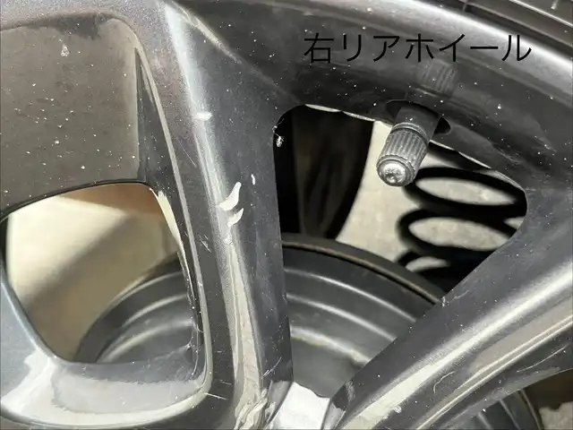 スズキ クロスビー HYBRID MZ 三重県 2018(平30)年 6.5万km ミネラルグレーメタリック 3トーンコーディネート 純正ナビ（Bluetooth/AM/FM/CD/DVD/SD/地デジTV）/全方位モニター用カメラパッケージ（フロントサイドバックカメラ/ハンズフリーステアリングスイッチ）/シートヒーター（運転席/助手席）/スペアキー/セーフティサポート（デュアルセンサーブレーキサポート/前後誤発進抑制機能/車線逸脱警報機能/ふらつき警報機能/先行車発進お知らせ機能/ハイビームアシスト/後退時ブレーキサポート/リアパーキングセンサー）/3トーンコーディネート/クルーズコントロール/LEDヘッドランプ/オートライト/パーソナルテーブル（後席左右）/シートバックポケット（助手席）/防汚タイプラゲッジフロア/キーレスプッシュスタートシステム/メッキ枠付メッシュフロントグリル/シルバー加飾付無塗装フロントバンパー/シルバーアンダーガード/LEDフォグランプ/ルーフ同色ドアミラー（電動リモート格納/ヒーター/ウインドウ）/メッキアウトサイドドアハンドル/革巻きステアリングホイール/パドルシフト/革巻きシフトノブ/シルバーシフトノブ