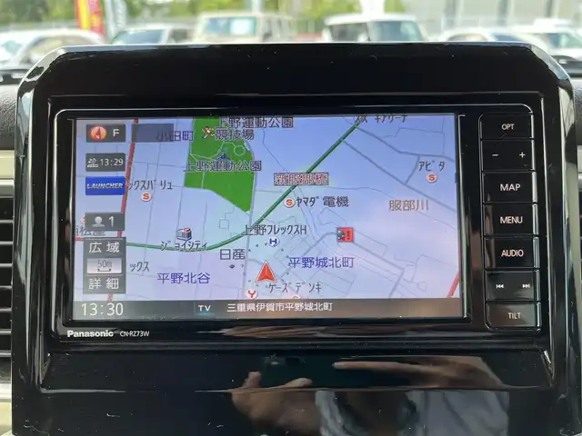 スズキ クロスビー HYBRID MZ 三重県 2018(平30)年 6.5万km ミネラルグレーメタリック 3トーンコーディネート 純正ナビ（Bluetooth/AM/FM/CD/DVD/SD/地デジTV）/全方位モニター用カメラパッケージ（フロントサイドバックカメラ/ハンズフリーステアリングスイッチ）/シートヒーター（運転席/助手席）/スペアキー/セーフティサポート（デュアルセンサーブレーキサポート/前後誤発進抑制機能/車線逸脱警報機能/ふらつき警報機能/先行車発進お知らせ機能/ハイビームアシスト/後退時ブレーキサポート/リアパーキングセンサー）/3トーンコーディネート/クルーズコントロール/LEDヘッドランプ/オートライト/パーソナルテーブル（後席左右）/シートバックポケット（助手席）/防汚タイプラゲッジフロア/キーレスプッシュスタートシステム/メッキ枠付メッシュフロントグリル/シルバー加飾付無塗装フロントバンパー/シルバーアンダーガード/LEDフォグランプ/ルーフ同色ドアミラー（電動リモート格納/ヒーター/ウインドウ）/メッキアウトサイドドアハンドル/革巻きステアリングホイール/パドルシフト/革巻きシフトノブ/シルバーシフトノブ
