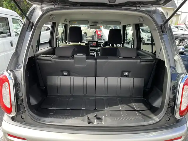 スズキ クロスビー HYBRID MZ 三重県 2018(平30)年 6.5万km ミネラルグレーメタリック 3トーンコーディネート 純正ナビ（Bluetooth/AM/FM/CD/DVD/SD/地デジTV）/全方位モニター用カメラパッケージ（フロントサイドバックカメラ/ハンズフリーステアリングスイッチ）/シートヒーター（運転席/助手席）/スペアキー/セーフティサポート（デュアルセンサーブレーキサポート/前後誤発進抑制機能/車線逸脱警報機能/ふらつき警報機能/先行車発進お知らせ機能/ハイビームアシスト/後退時ブレーキサポート/リアパーキングセンサー）/3トーンコーディネート/クルーズコントロール/LEDヘッドランプ/オートライト/パーソナルテーブル（後席左右）/シートバックポケット（助手席）/防汚タイプラゲッジフロア/キーレスプッシュスタートシステム/メッキ枠付メッシュフロントグリル/シルバー加飾付無塗装フロントバンパー/シルバーアンダーガード/LEDフォグランプ/ルーフ同色ドアミラー（電動リモート格納/ヒーター/ウインドウ）/メッキアウトサイドドアハンドル/革巻きステアリングホイール/パドルシフト/革巻きシフトノブ/シルバーシフトノブ