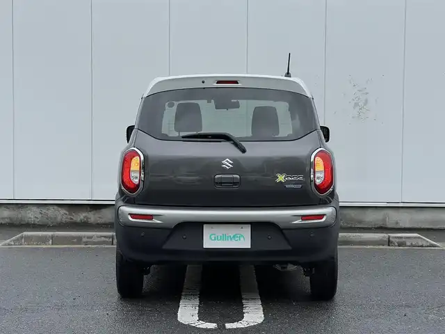 スズキ クロスビー HYBRID MZ 三重県 2018(平30)年 6.5万km ミネラルグレーメタリック 3トーンコーディネート 純正ナビ（Bluetooth/AM/FM/CD/DVD/SD/地デジTV）/全方位モニター用カメラパッケージ（フロントサイドバックカメラ/ハンズフリーステアリングスイッチ）/シートヒーター（運転席/助手席）/スペアキー/セーフティサポート（デュアルセンサーブレーキサポート/前後誤発進抑制機能/車線逸脱警報機能/ふらつき警報機能/先行車発進お知らせ機能/ハイビームアシスト/後退時ブレーキサポート/リアパーキングセンサー）/3トーンコーディネート/クルーズコントロール/LEDヘッドランプ/オートライト/パーソナルテーブル（後席左右）/シートバックポケット（助手席）/防汚タイプラゲッジフロア/キーレスプッシュスタートシステム/メッキ枠付メッシュフロントグリル/シルバー加飾付無塗装フロントバンパー/シルバーアンダーガード/LEDフォグランプ/ルーフ同色ドアミラー（電動リモート格納/ヒーター/ウインドウ）/メッキアウトサイドドアハンドル/革巻きステアリングホイール/パドルシフト/革巻きシフトノブ/シルバーシフトノブ