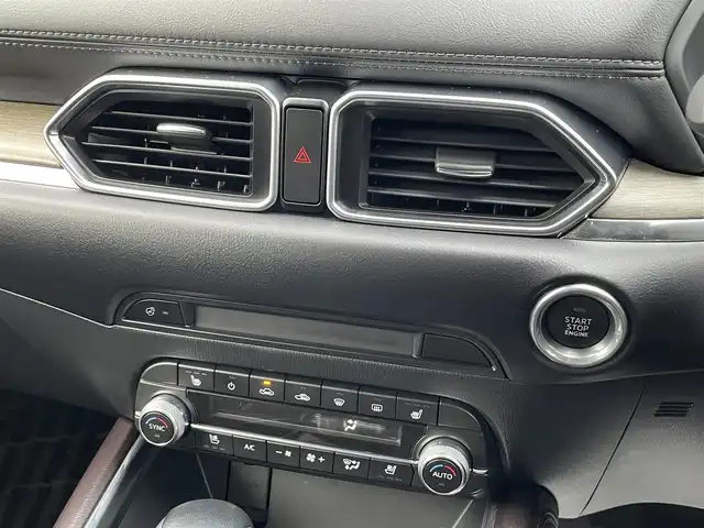 マツダ ＣＸ－５ XD エクスクルーシブモード 宮崎県 2021(令3)年 4.2万km ソウルレッドクリスタルM 4WD/純正10.25ナビ/フルセグTV/パワーバックドア/360度ビューモニター/ドライブレコーダー/後席用フリップダウンモニター/レーダークルーズコントロール/前後パーキングセンサー/衝突被害軽減ブレーキ/誤発進抑制機能/車線逸脱防止支援システム/ドライバーアテンションアラート/交通標識認識システム/ヘッドアップディスプレイ/ツインターボ/LEDヘッドランプ/革巻きステアリング/ステアリングヒーター/パドルシフト/ナッパ革シート/全席シートヒーター/前席パワーシート/ベンチレーション/BOSEサウンドシステム/純正19インチアルミホイール/スマートキー/プッシュエンジンスタート/禁煙車