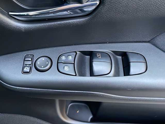 日産 セレナ ハイウェイスター プロパイロットED 青森県 2016(平28)年 8.4万km ダイヤモンドブラック ・4WD/・プロパイロット/・純正9インチナビ/・フリップダウンモニター/・フルセグ/・CD/DVD/Bluetooth/・アラウンドビューモニター/・衝突被害軽減ブレーキ/・レーンキープアシスト/・レーダークルーズコントロール/・オートライト/・オートマチックハイビーム/・アイドリングストップ/・両側パワースライドドア/・プッシュスタート/・スマートキー/・ドライブレコーダー/・ETC/・スペアキー1本/・電格ミラー/・純正フロアマット/・純正15AW