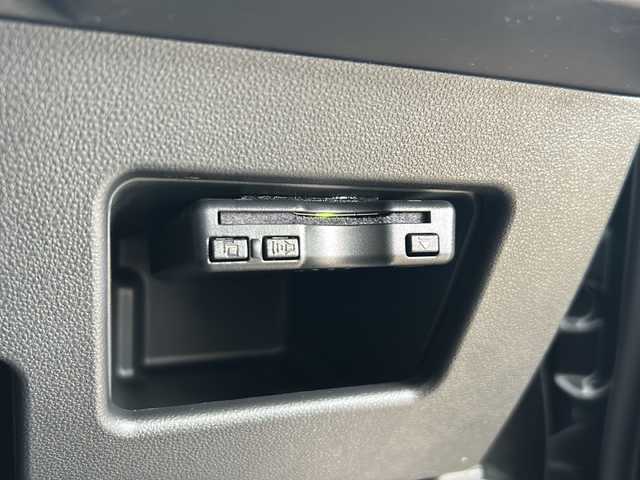 ダイハツ ウェイク G ターボVS SA Ⅲ 静岡県 2022(令4)年 3.5万km ブラックマイカメタリック 【安全装備】/スマートアシストIII/衝突回避・軽減ブレーキ機能/（車速約4km/hから80km/h間時警報アラーム喚起作動）/（前車相対速度約30km/h未満時衝突回避機能作動）/（前車相対速度約30km/hから80km/h時衝突軽減ブレーキ作動）/（対歩行者：車速約30km/h未満時回避機能作動、50km/h未満時軽減機能作動）/オートハイビーム（作動車速：約25km/h以上時）/誤発進抑制機能（障害物検知範囲前方4m以内・後方3m以内）/車線逸脱警報（作動車速：約60km/h以上時）/先行車発進お知らせ機能 /【主要装備】　/純正ナビ　/フルセグテレビ　/アラウンドビューモニター　/両側パワースライドドア　/スマートキー　/プッシュスタート　/ローダウン　/ＬＥＤ　/アイドリングストップ　/ＥＴＣ　/ドライブレコーダー/ステアリングスイッチ/スペアキー有り/TEIN車高調