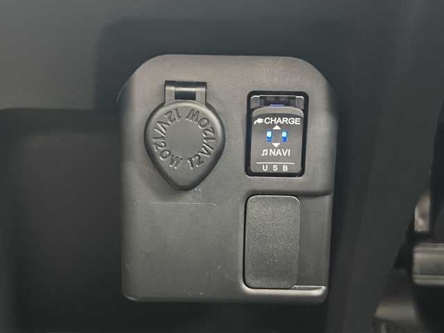 ダイハツ ウェイク G ターボVS SA Ⅲ 静岡県 2022(令4)年 3.5万km ブラックマイカメタリック 【安全装備】/スマートアシストIII/衝突回避・軽減ブレーキ機能/（車速約4km/hから80km/h間時警報アラーム喚起作動）/（前車相対速度約30km/h未満時衝突回避機能作動）/（前車相対速度約30km/hから80km/h時衝突軽減ブレーキ作動）/（対歩行者：車速約30km/h未満時回避機能作動、50km/h未満時軽減機能作動）/オートハイビーム（作動車速：約25km/h以上時）/誤発進抑制機能（障害物検知範囲前方4m以内・後方3m以内）/車線逸脱警報（作動車速：約60km/h以上時）/先行車発進お知らせ機能 /【主要装備】　/純正ナビ　/フルセグテレビ　/アラウンドビューモニター　/両側パワースライドドア　/スマートキー　/プッシュスタート　/ローダウン　/ＬＥＤ　/アイドリングストップ　/ＥＴＣ　/ドライブレコーダー/ステアリングスイッチ/スペアキー有り/TEIN車高調