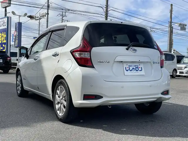 日産 ノート e－パワー X 群馬県 2019(平31)年 10.1万km ブリリアントホワイトパール (株)IDOMが運営する【じしゃロン伊勢崎店】の自社ローン専用車両になりますこちらは現金またはオートローンご利用時の価格です。自社ローンご希望の方は別途その旨お申付け下さい/インテリジェントアラウンドビューモニター（インテリジェントルームミラー）＋ドアミラーヒーター/LEDヘッドランプ/＝＝＝/ワンオーナー/純正SDナビ/【CD・DVD・SD・BT・フルセグTV】/純正15インチAW/純正ドライブレコーダー（フロント）/社外ドライブレコーダー（リア）/エマージェンシーブレーキ/レーンキープアラート/踏み間違い衝突防止アシスト/横滑り防止装置/コーナーセンサー/ステアリングスイッチ/オートライト/LEDヘッドライト/フォグライト/スマートキーX２/ETC