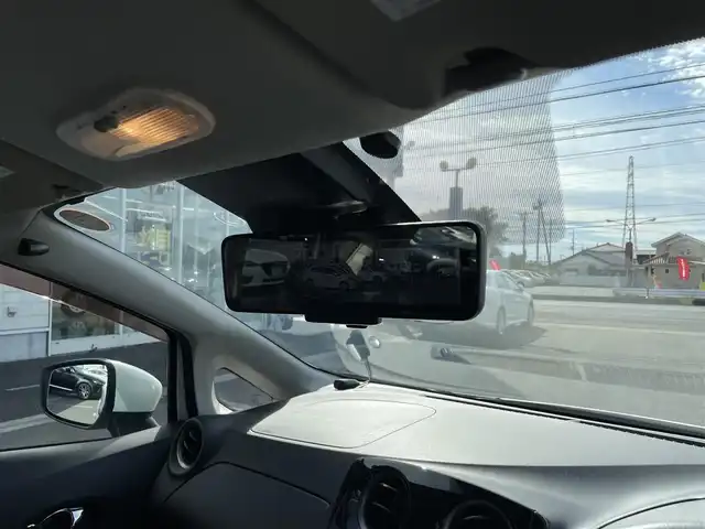 日産 ノート e－パワー X 群馬県 2019(平31)年 10.1万km ブリリアントホワイトパール (株)IDOMが運営する【じしゃロン伊勢崎店】の自社ローン専用車両になりますこちらは現金またはオートローンご利用時の価格です。自社ローンご希望の方は別途その旨お申付け下さい/インテリジェントアラウンドビューモニター（インテリジェントルームミラー）＋ドアミラーヒーター/LEDヘッドランプ/＝＝＝/ワンオーナー/純正SDナビ/【CD・DVD・SD・BT・フルセグTV】/純正15インチAW/純正ドライブレコーダー（フロント）/社外ドライブレコーダー（リア）/エマージェンシーブレーキ/レーンキープアラート/踏み間違い衝突防止アシスト/横滑り防止装置/コーナーセンサー/ステアリングスイッチ/オートライト/LEDヘッドライト/フォグライト/スマートキーX２/ETC