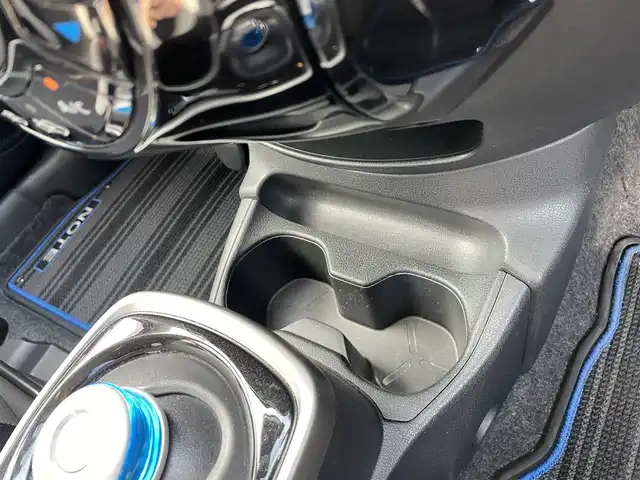 日産 ノート e－パワー X 群馬県 2019(平31)年 10.1万km ブリリアントホワイトパール (株)IDOMが運営する【じしゃロン伊勢崎店】の自社ローン専用車両になりますこちらは現金またはオートローンご利用時の価格です。自社ローンご希望の方は別途その旨お申付け下さい/インテリジェントアラウンドビューモニター（インテリジェントルームミラー）＋ドアミラーヒーター/LEDヘッドランプ/＝＝＝/ワンオーナー/純正SDナビ/【CD・DVD・SD・BT・フルセグTV】/純正15インチAW/純正ドライブレコーダー（フロント）/社外ドライブレコーダー（リア）/エマージェンシーブレーキ/レーンキープアラート/踏み間違い衝突防止アシスト/横滑り防止装置/コーナーセンサー/ステアリングスイッチ/オートライト/LEDヘッドライト/フォグライト/スマートキーX２/ETC